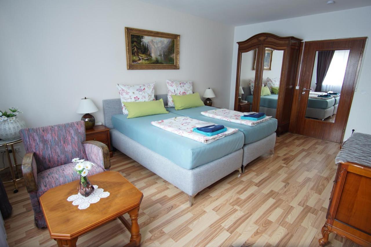 - Am Stadtgarten Homestay *
