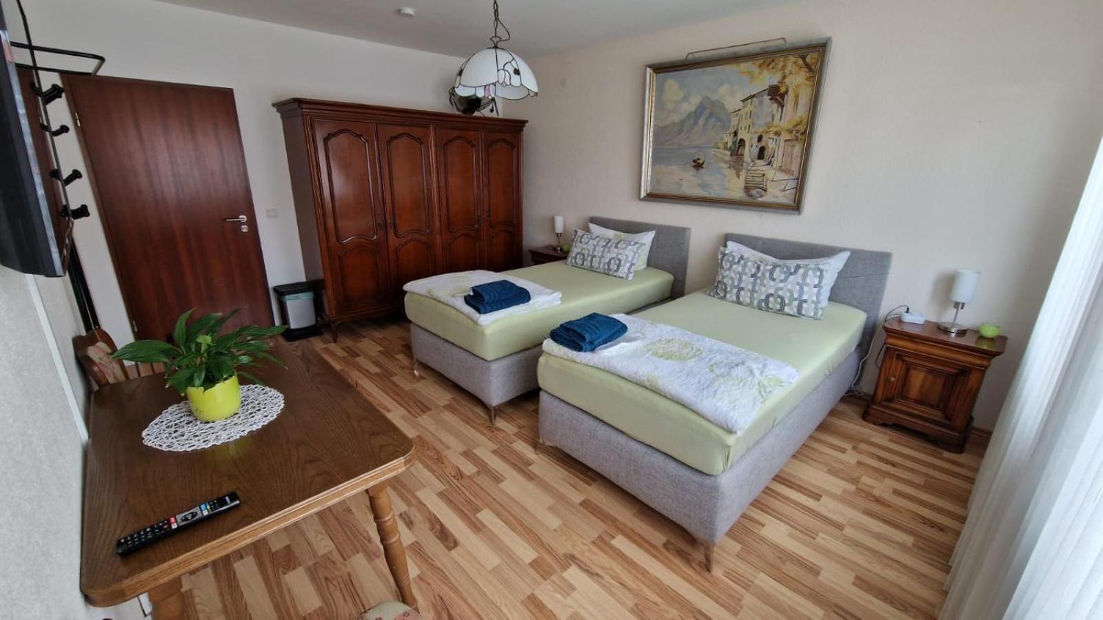 - Am Stadtgarten Homestay *